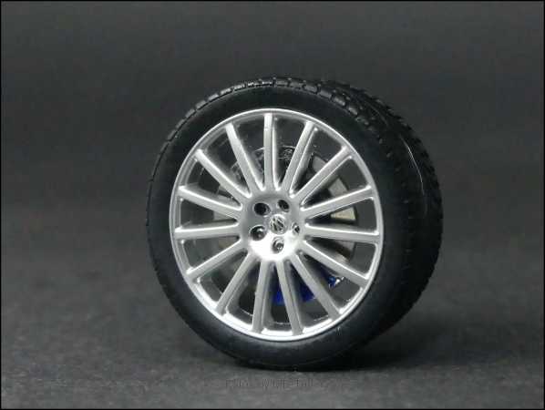 1:18 VW Golf 4 R32 Felgensatz